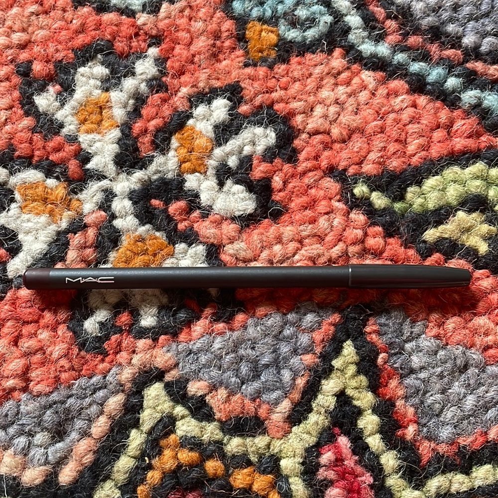 New MAC Nightmoth Lip Liner Pencil